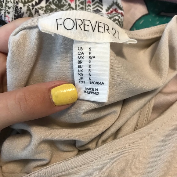 crop top - Picture 3 of 3